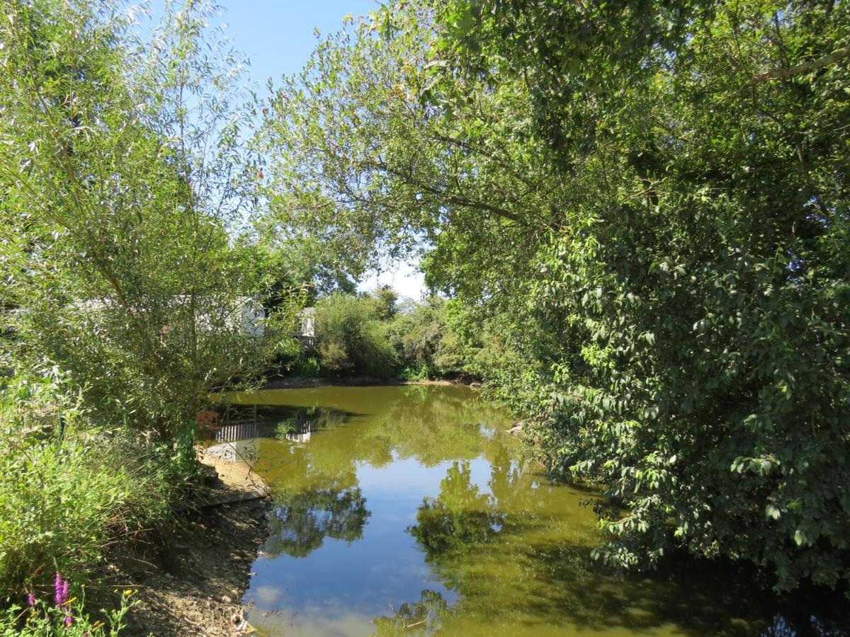 Gites Les P'Tites Maisons Dans La Prairie Sallertaine Exterior foto